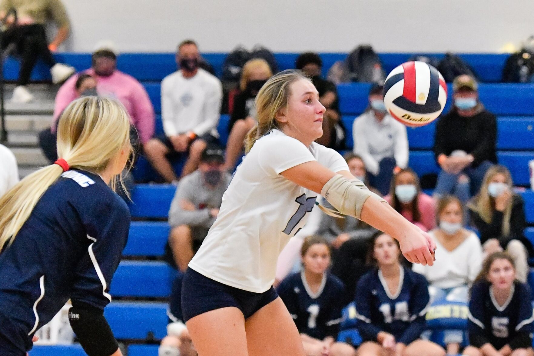 10/31/20 - Girls Volleyball - C5 quarter - Francis Howell vs St. Dominic